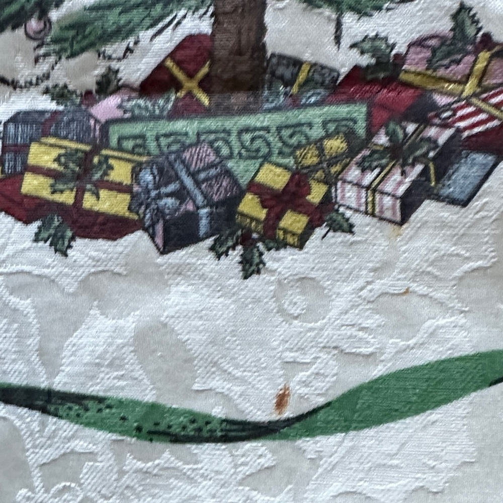 Spode Christmas Tree Table Runner - Green and Cream - Picture 5 of 10